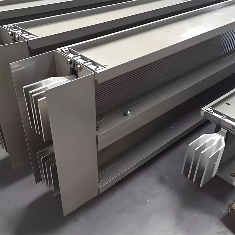 लो वोल्टेज सैंडविच बसवे